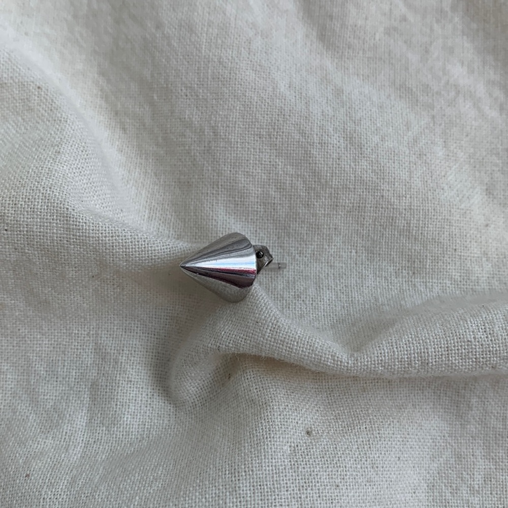 Eddie Borgo Single Cone Stud